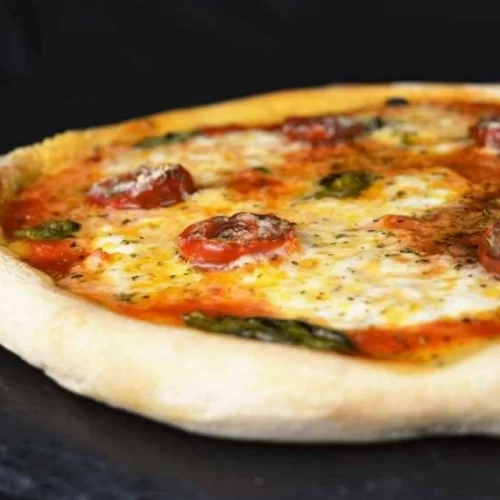 Pizza Margarita Con Masa Casera 1