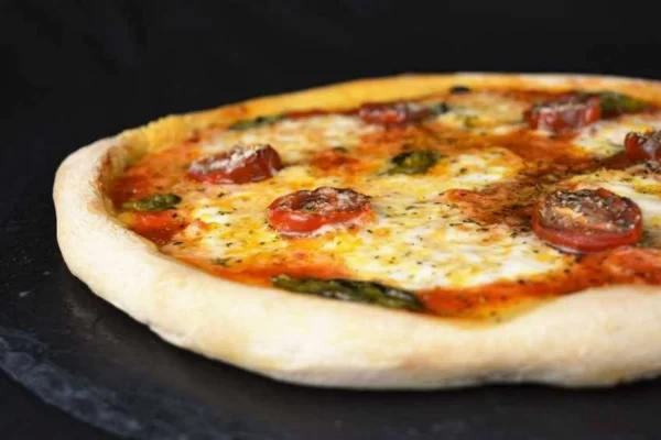 Pizza Margarita Con Masa Casera 1