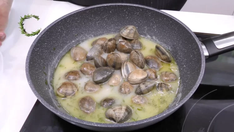 Almejas En Salsa Verde Paso 2