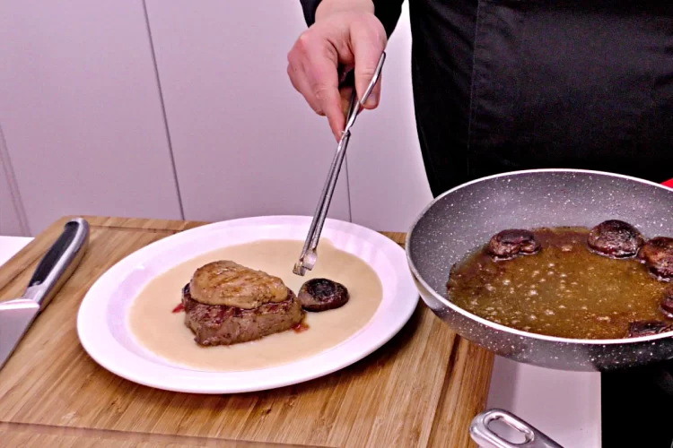 7 Solomillo De Ternera Con Foie Montamos El Plato